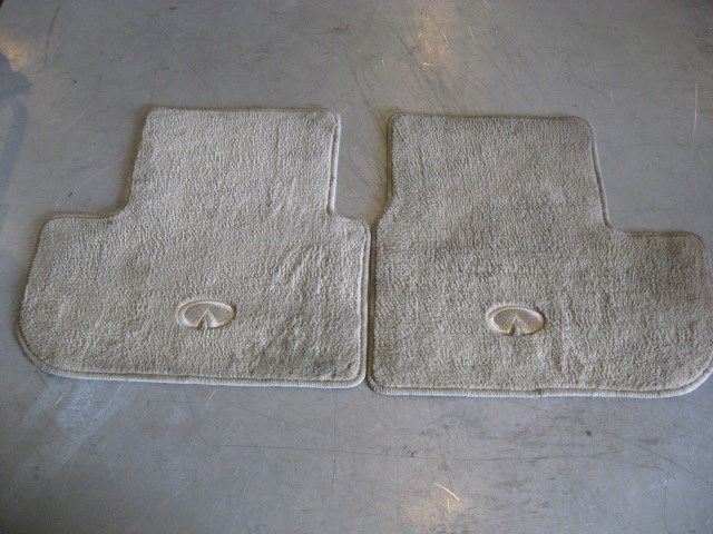 2004 infiniti g35 floor mats beige pair
