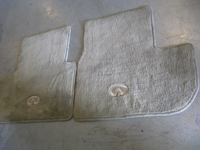 2004 infiniti g35 floor mats beige pair