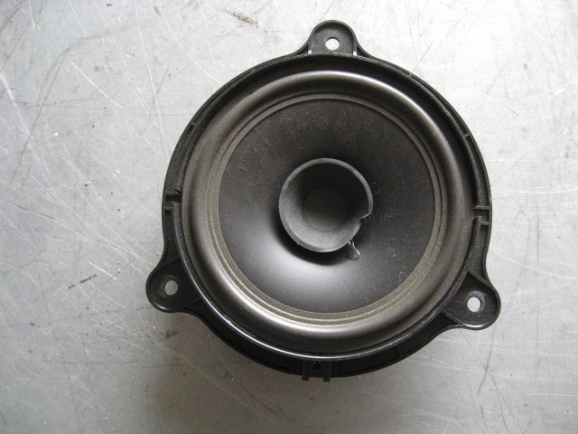 2003 Nissan 350z RH Door Speaker
