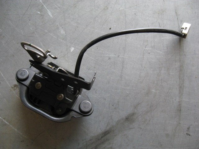2003 Nissan 350z Hatch Latch