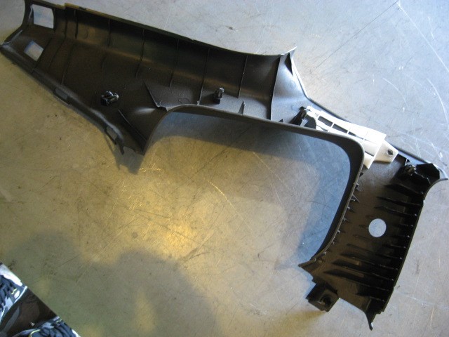 2003 Nissan 350z RH B/C Pillar Trim