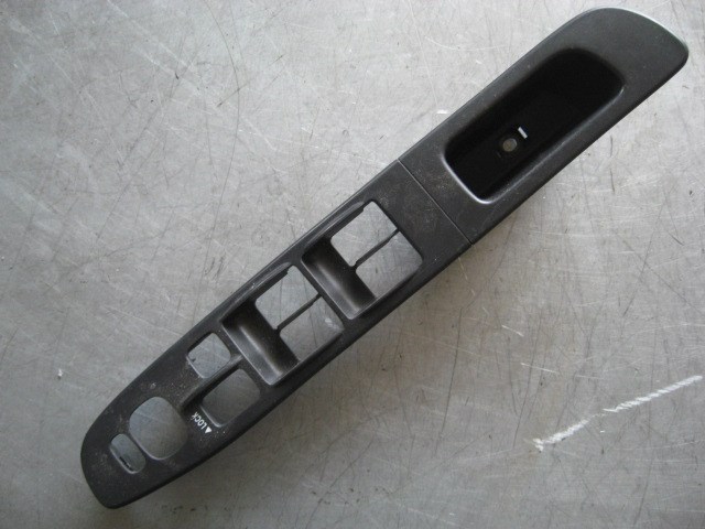 2005 Subaru STI LH Front Switch Panel