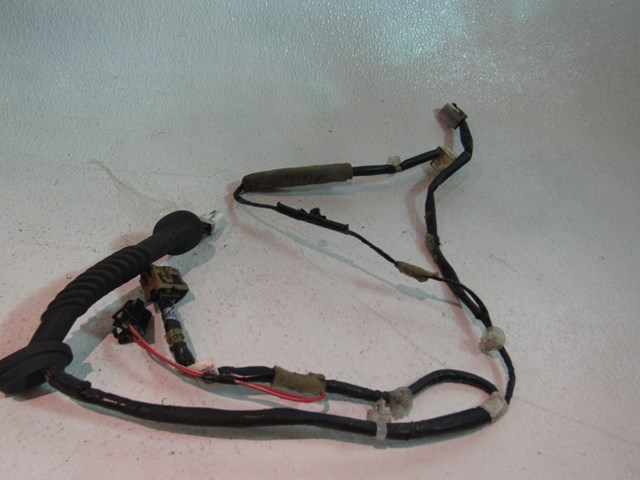 2005 Subaru STI Right Rear Door Harness 81822FE100