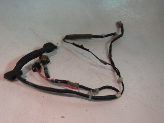 2005 Subaru STI Right Rear Door Harness 81822FE100