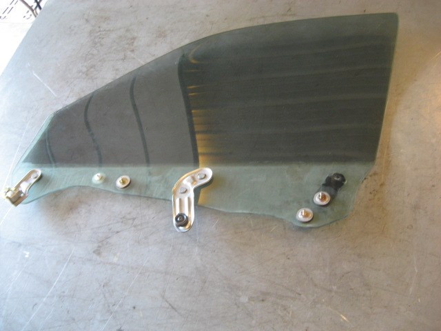 2005 Subaru STI RH Front Door Window