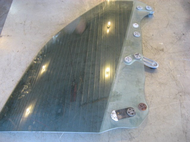 2005 Subaru STI RH Front Door Window