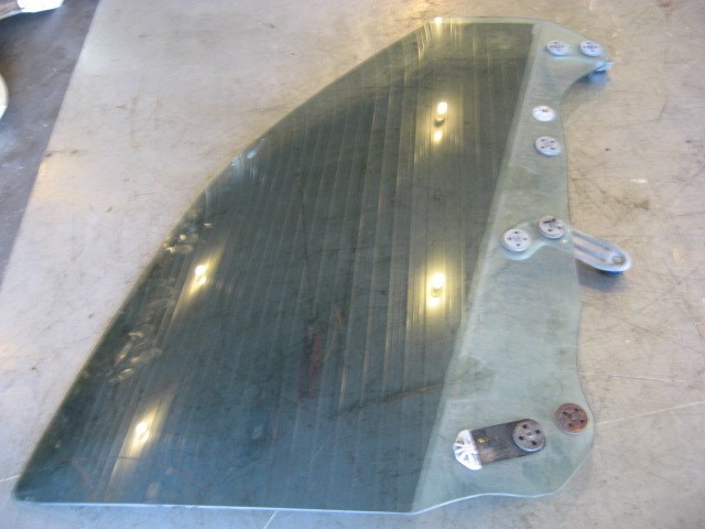 2005 Subaru STI RH Front Door Window