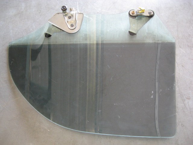 2005 Subaru STI RH Rear Door Glass