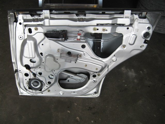 2005 Subaru STI RH Rear Door 