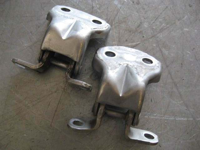 2005 Subaru STI RH Rear Door Hinges
