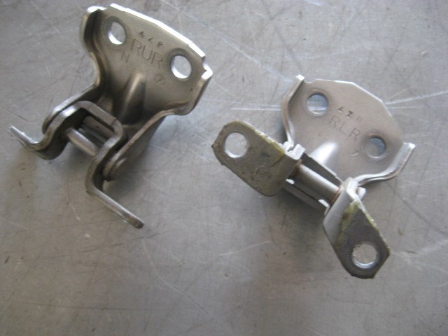2005 Subaru STI RH Rear Door Hinges
