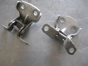2005 Subaru STI RH Rear Door Hinges