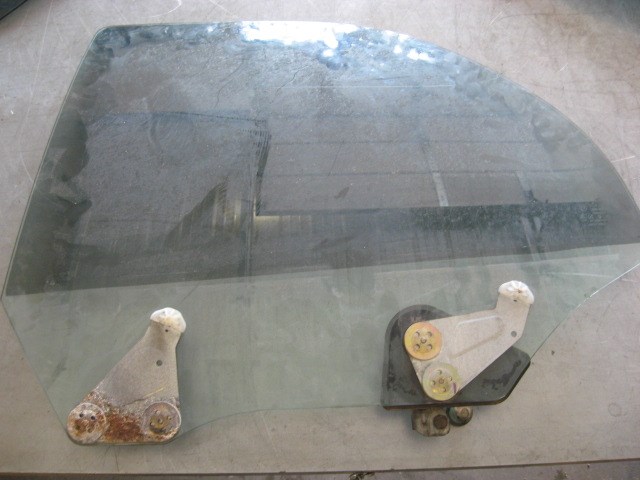 2005 Subaru STI LH Rear Door Glass