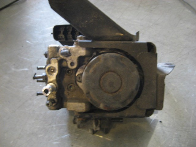 2002 Lexus IS300 ABS Pump
