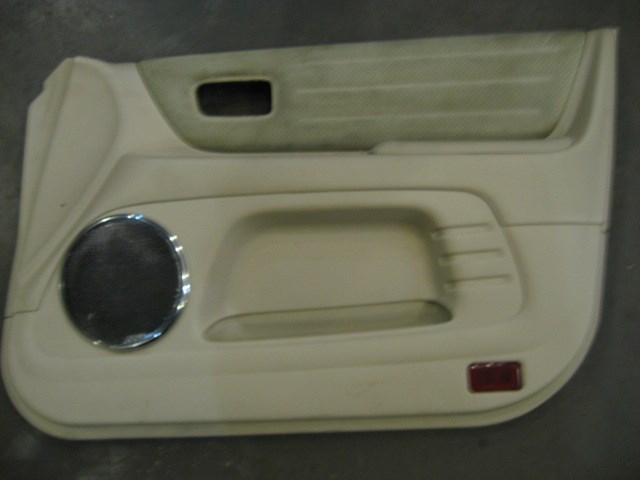 2002 Lexus IS300 RH Front Door Panel
