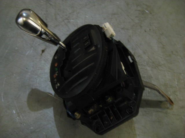 2002 Lexus IS300 Shifter Assembly w/Shift knob