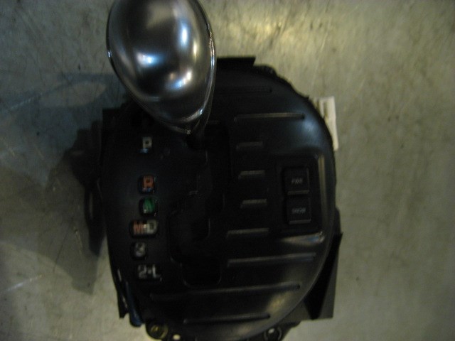 2002 Lexus IS300 Shifter Assembly w/Shift knob