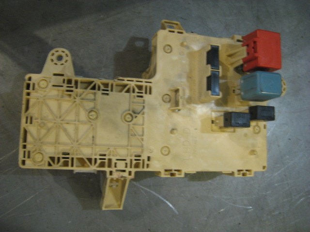 2002 Lexus IS300 Interior Fuse Box/Relays