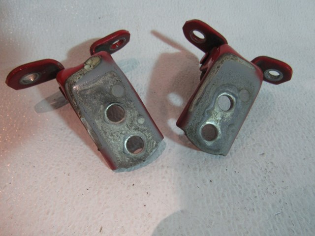 2002 Lexus IS300 RH Front Door Hinge