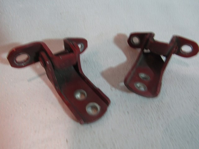 2002 Lexus IS300 RH Front Door Hinge