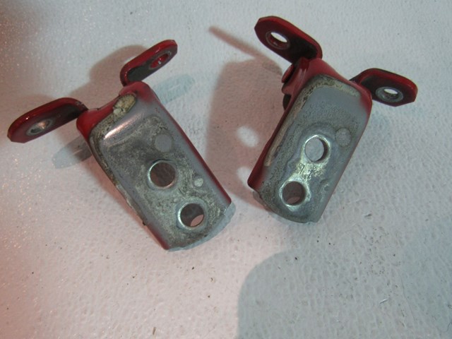 2002 Lexus IS300 RH Front Door Hinge