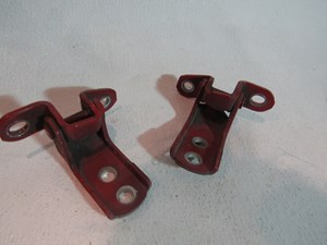 2002 Lexus IS300 RH Front Door Hinge