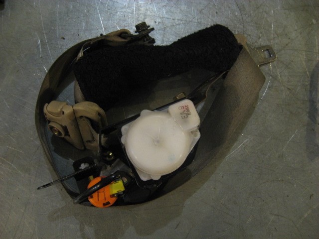2002 Lexus IS300 LH Front Seat Belt 