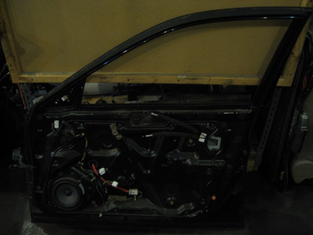 2004 Infiniti G35 Sedan Front RH Door
