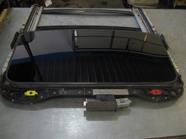 2002 Lexus IS300 Sun Roof Sunroof Moon Roof Assembly OEM