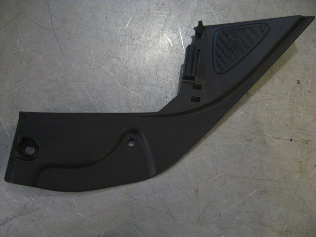 2004 Infiniti G35 RH Sail Panel