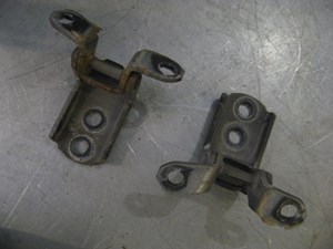 2004 Infiniti G35 RH Front Door Hinge