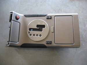 2004 Infiniti Center Console Shift Panel Assembly