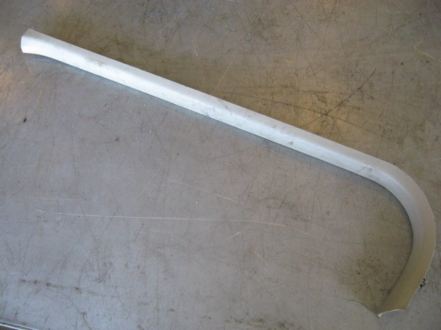 2004 Infiniti G35 Sedan Front RH Door Scuff Trim