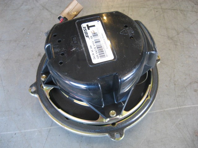 2004 Infiniti G35 RH Rear Speaker