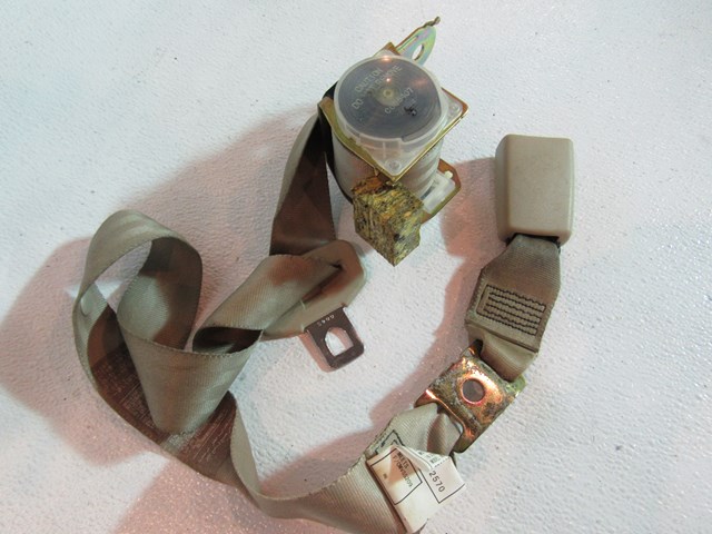 2002 Lexus IS300 Rear Center Seat Belt And Clip