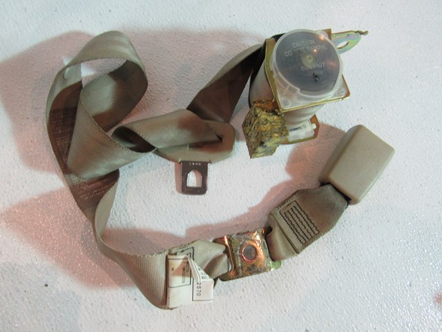 2002 Lexus IS300 Rear Center Seat Belt And Clip