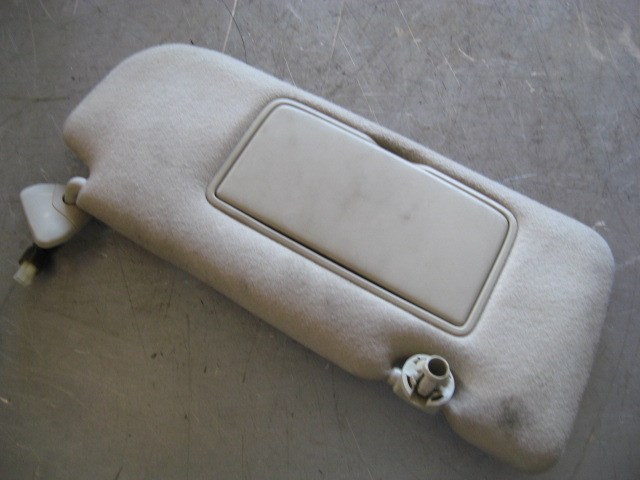 2004 Infiniti G35 RH Sun Visor