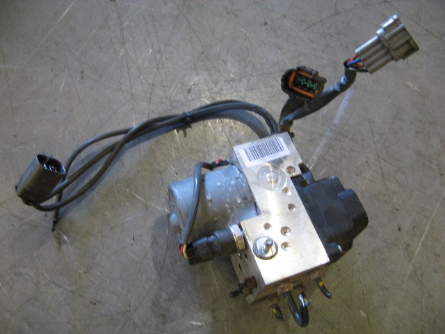 2004 Infiniti G35 ABS Pump