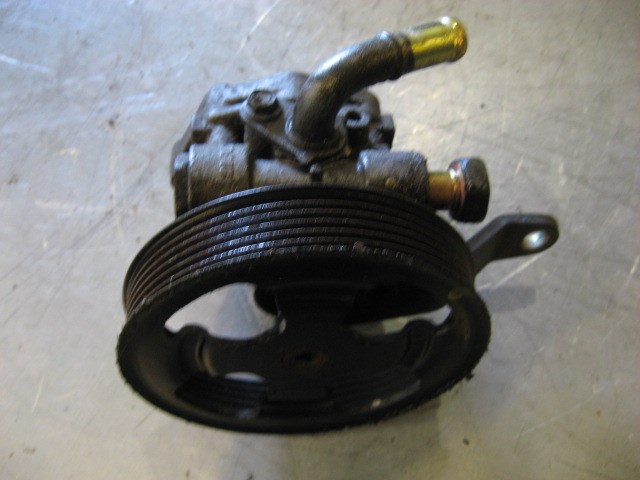 2004 Infiniti G35 Power Steering Pump