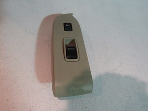 2004 Infiniti G35 Sedan Front RH Door Switch