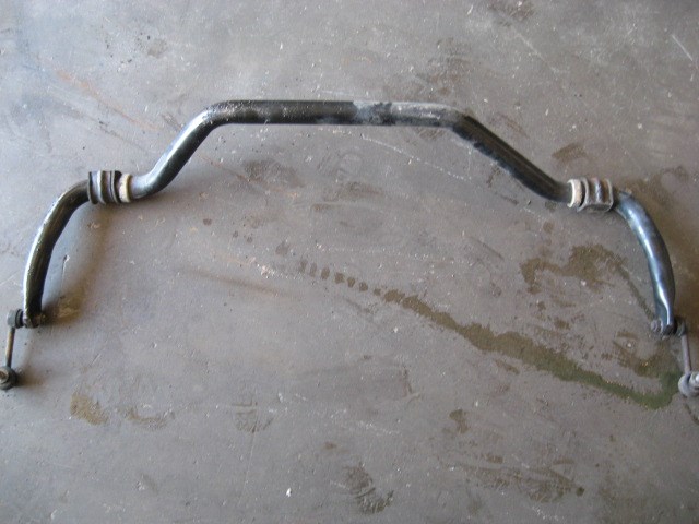 2004 Infiniti G35 Front Sway Bar With Links