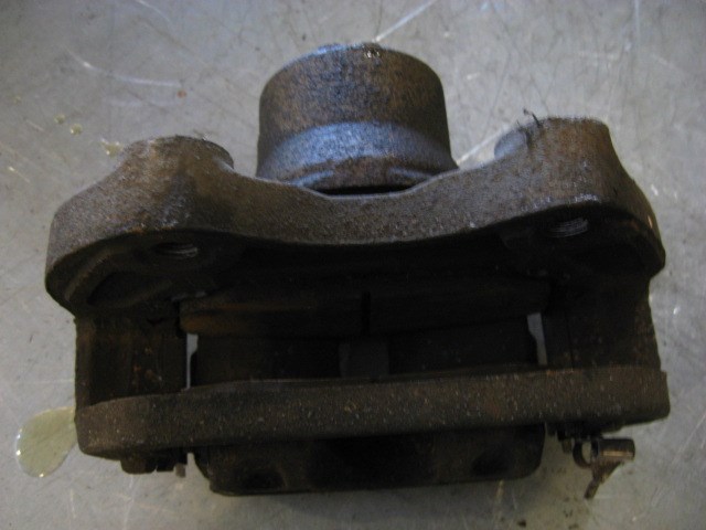 2004 Infiniti G35 Front RH Brake Caliper