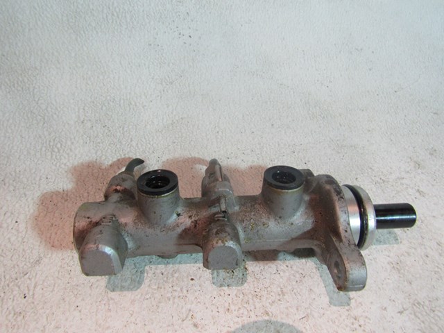 2004 Infiniti G35 Brake Master Cylinder