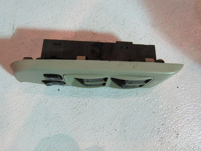 2004 Infiniti G35 Front LH Door Switches