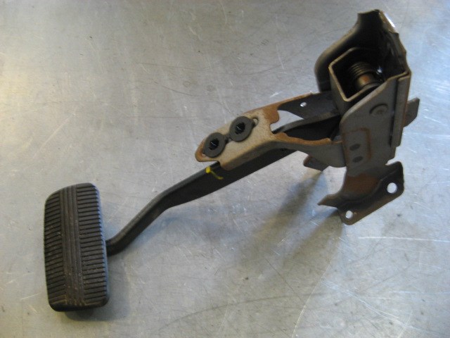 2004 Infiniti G35 Brake Pedal