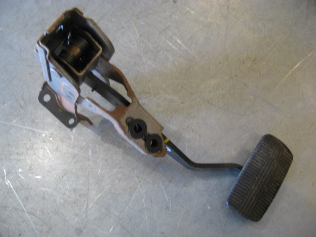 2004 Infiniti G35 Brake Pedal