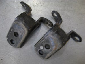 2004 Infiniti G35 Sedan Front LH Door Hinges