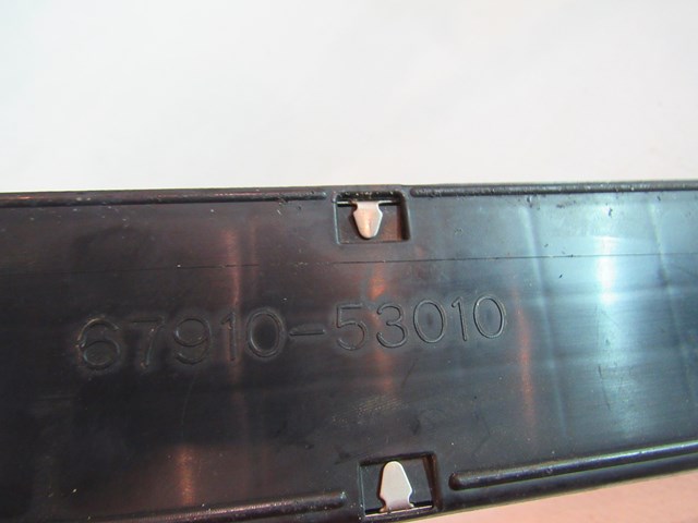 01-05 Lexus IS300 Front LH Driver Door Sill Kick Plate OEM 67910-53010