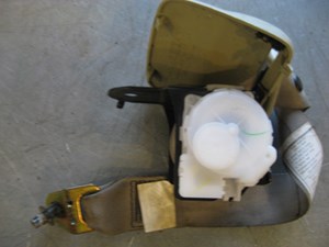 2004 Infiniti G35 Rear Center Seat Belt