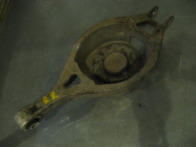  	2004 Infiniti G35 RH Rear Lower Control Arm/Spring Cup